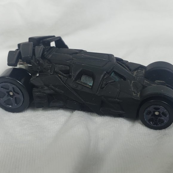 Hot Wheels Batmobile Tumbler s05 Batman BEGINS THE Dark Knight - Picture 1 of 9